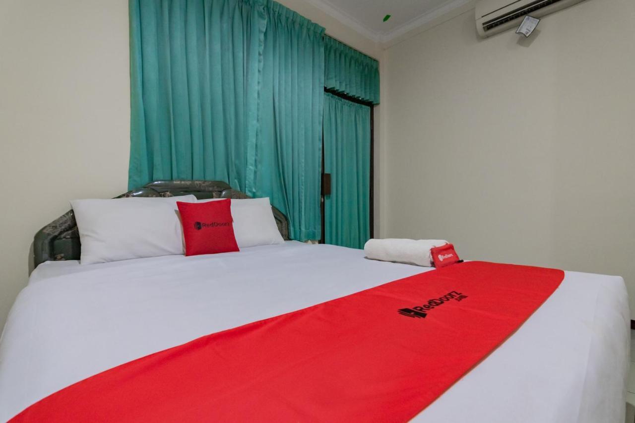 Reddoorz Near Tegalega Bandung Hotel Kültér fotó